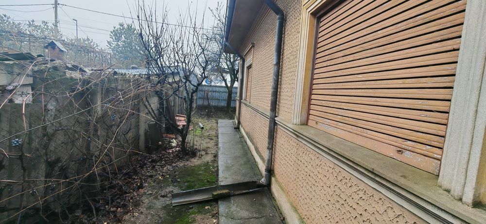 De vanzare casa in voluntari, caramida, patru camere,super central.