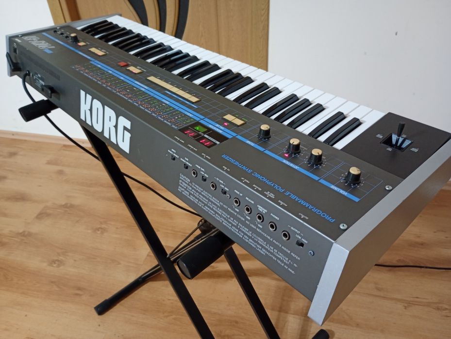 Korg POLY 61 sintetizator analogic orgă pian