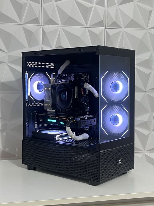 Геймърски компютър / RX 580 / i7 6700 / 16GB RAM