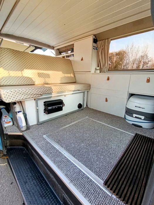 Mobilier camper VW T4 Conversie  campervan la comandă CamperBox
