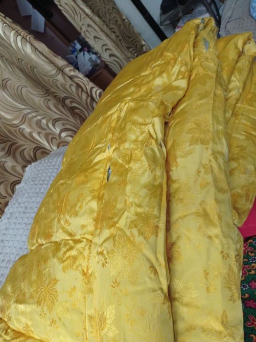 Продается пуховое одеяло.В отличном состоянии.