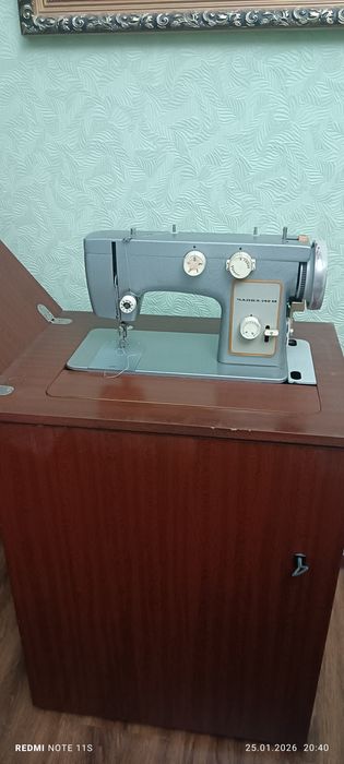 Продаю швейную машинку Чайка М 412