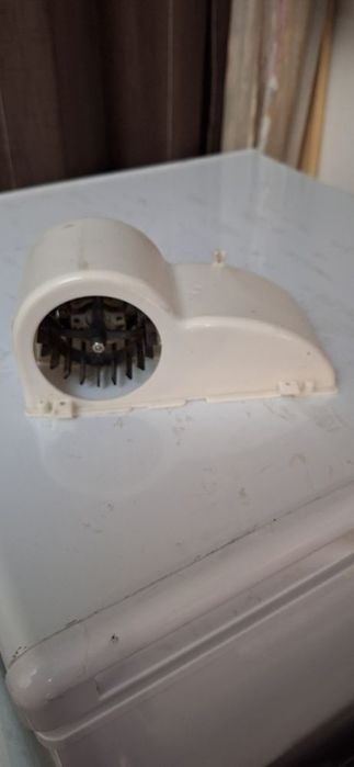 Mini turbina electrică