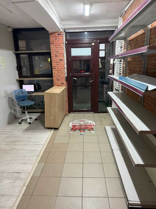 Inchiriez spatiu comercial vad excelent, pe Calea Martirilor, 12 mp, 450 EURO