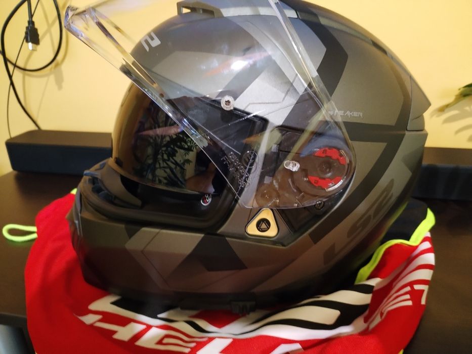 Каска LS 2 FF390