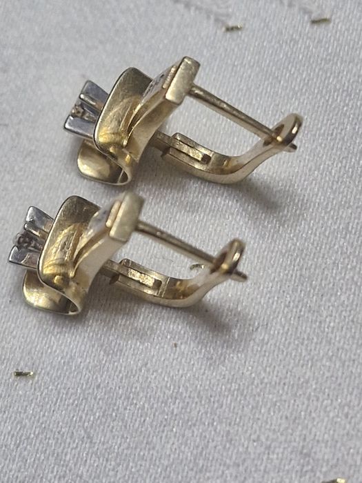 Серги  с бриллиантом срочно