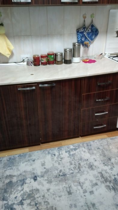 Burchakli uglovoy oshxona jihozi sotiladi Продаётся кухонный гарнитур