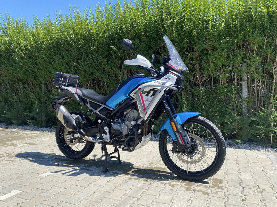 Motocicleta CF Moto 450 MT