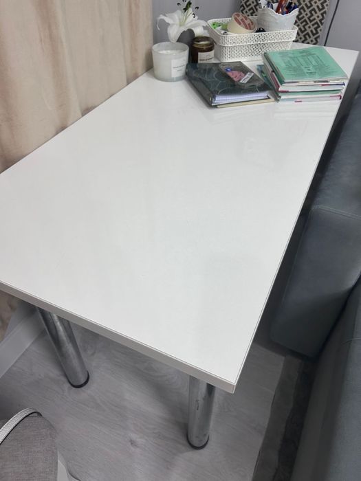 Стол кухонный