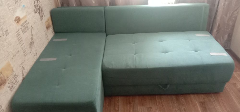 Срочно продам отличный диван.