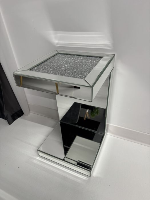 Ceas de perete cu masuta