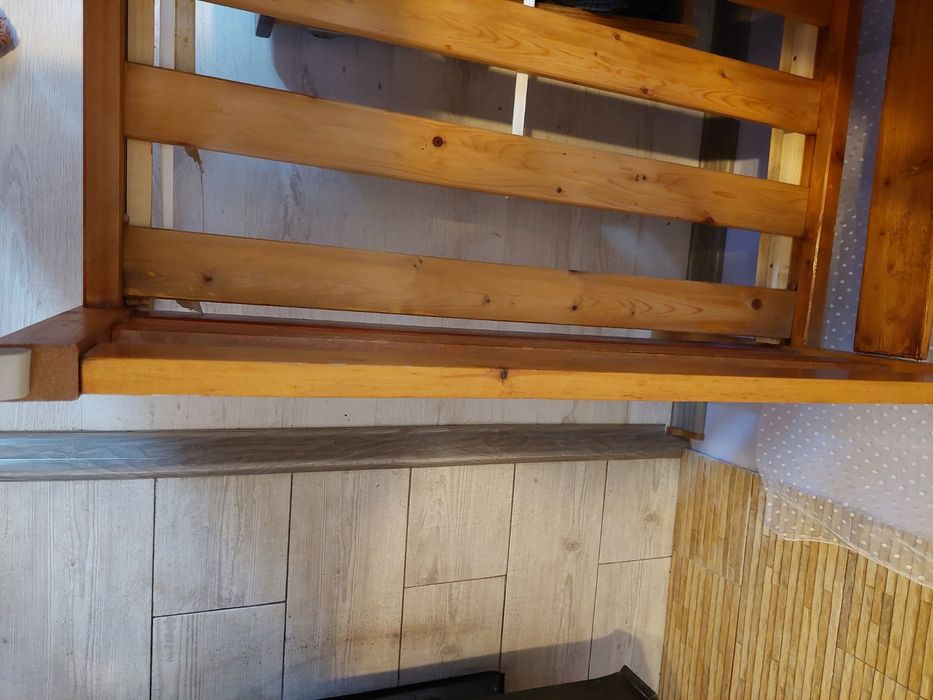 Продавам легла и матраци