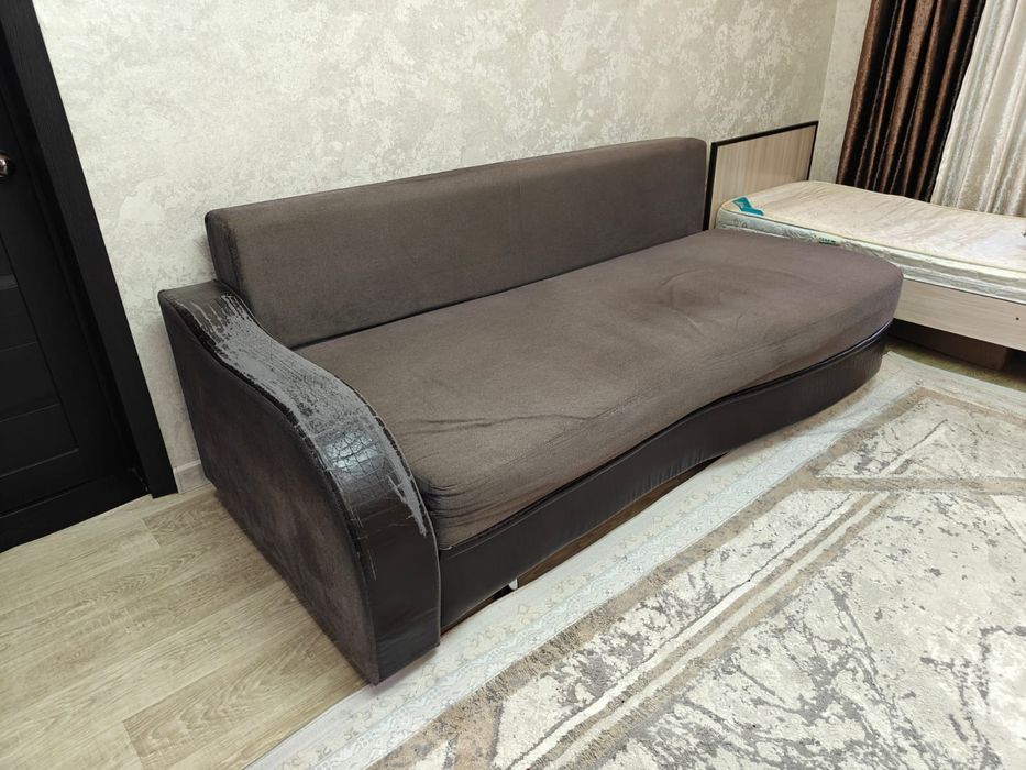 Продам диван в нормальном состоянии