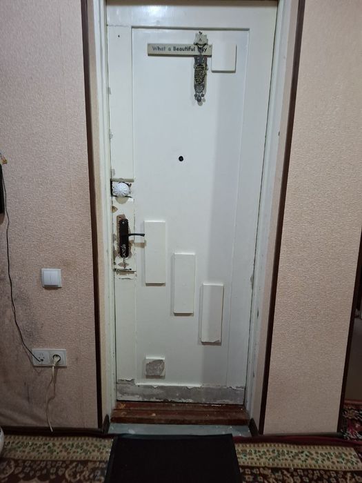 Temir eshik sotiladi holati yaxshi