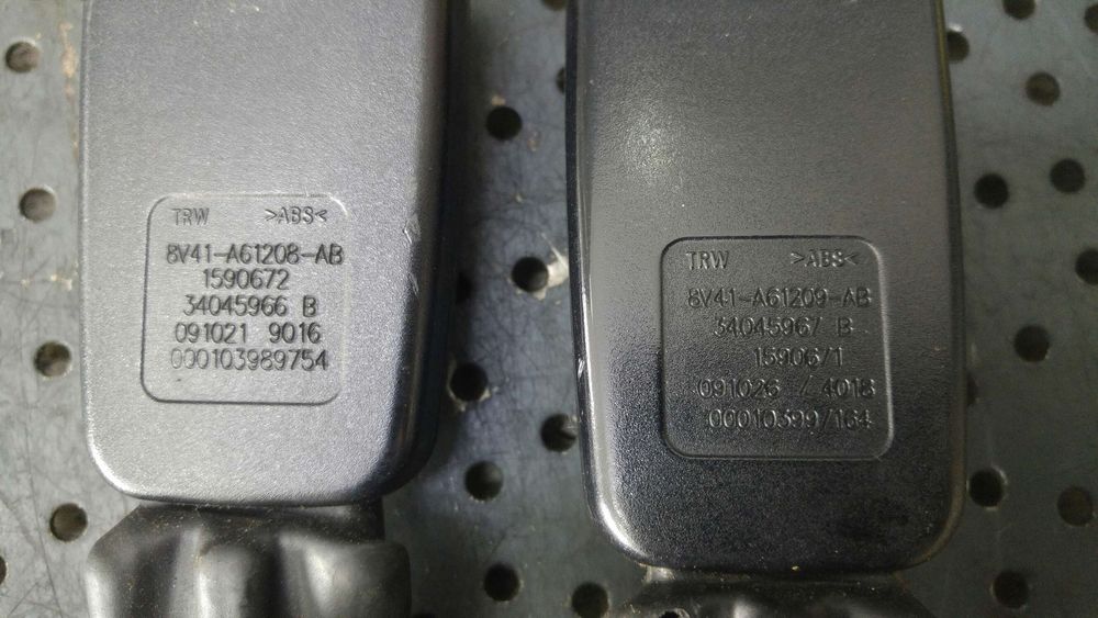 Set teaca centura stanga dreapta fata ford kuga 1 8v41a61208ab 8v41a61209ab