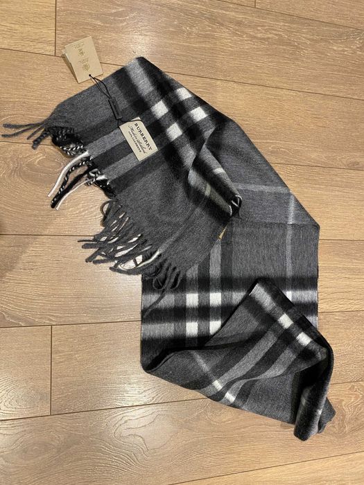 ОРИГИНАЛЕН BURBERRY Charcoal кашмирен шал