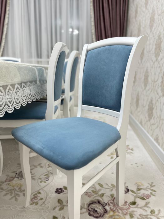 Стол со стульями