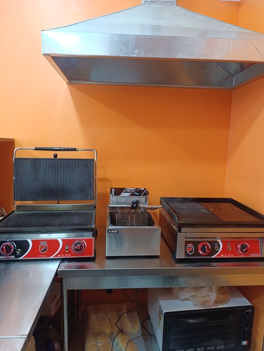 Tayyor Fast Food Ijaraga (Аренда) beriladi. Ishlab turgan va mijozla
