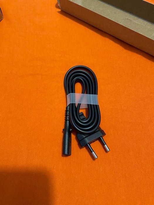 Încărcător ORIGINAL Microsoft Surface 65W – model 1706 (nou)