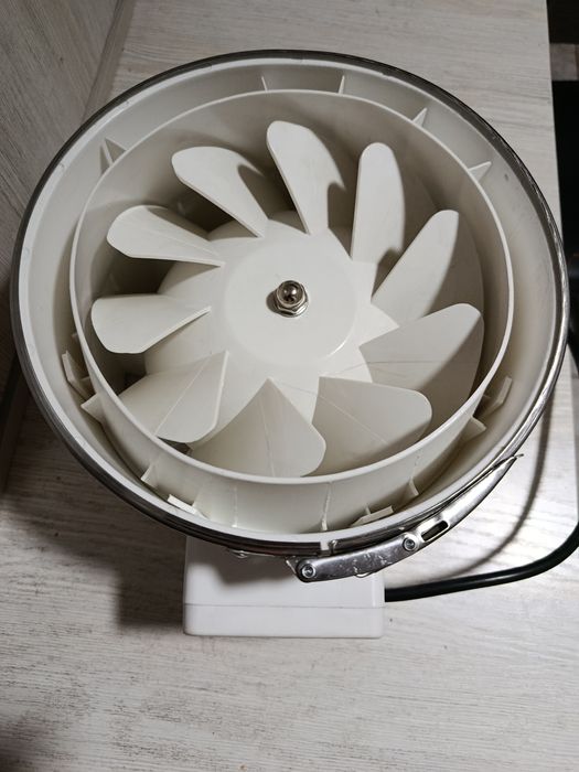 Вытяжка 200 мм диаметра