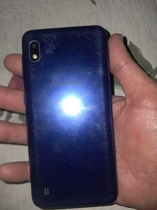 Самсунг а 10 в хорошем состоянии