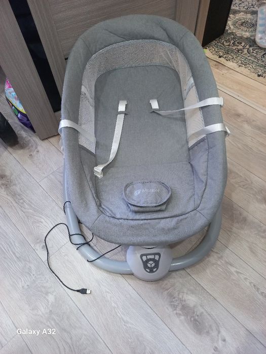 Продам люльку качалку( Шезлонг)