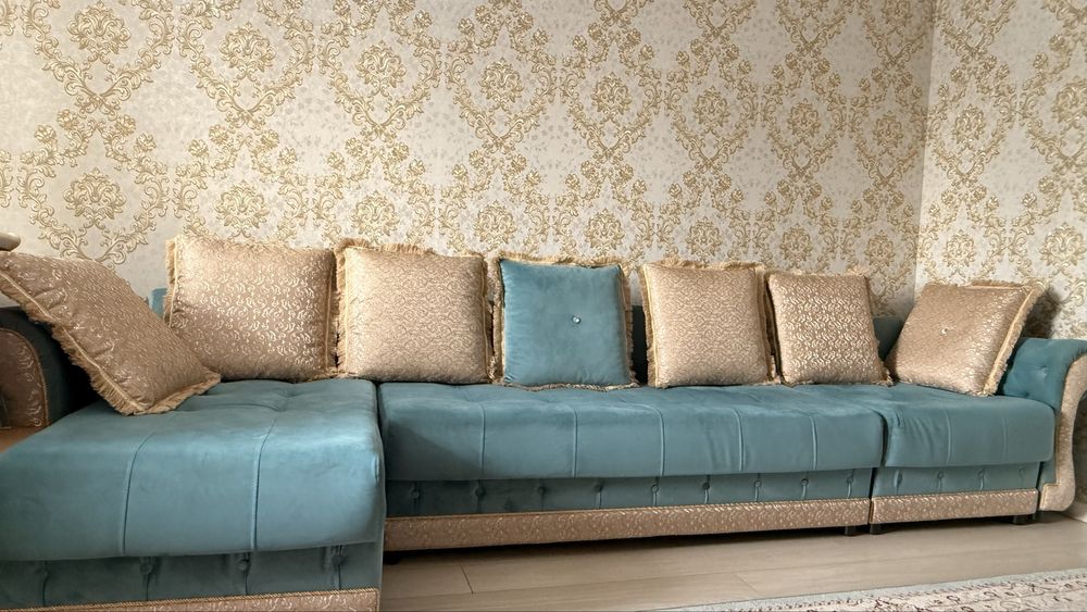 Диван б/у 4,2 метра