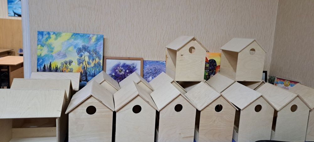 Скворечники, кормушка для птиц