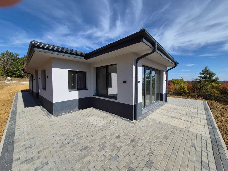 Продавам чисто нова къща в с. Керека,  общ. Дряново,  на 16 км. От Велико Търново