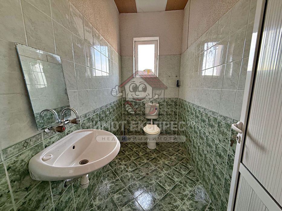 Дава се под наем Промишлена сграда в Асеновград - 388 кв.м за 765 € - Снимка #6