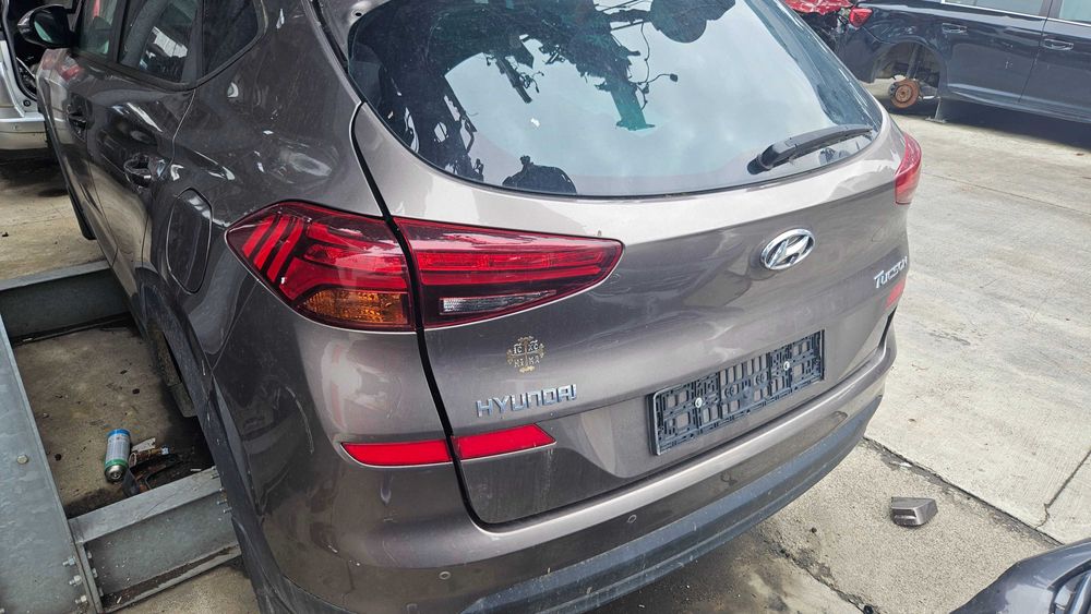 Usa stanga fata hyundai tucson