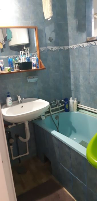 Apartament cu 4 camere, de vânzare