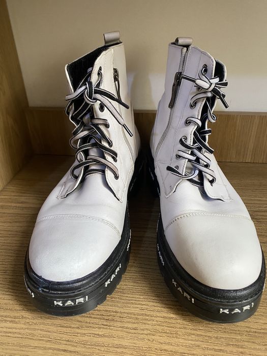 Продам  Осенние Зимние Ботинки . 37 размер.