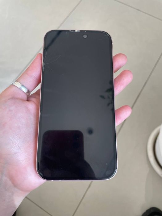 Продам Iphone 15