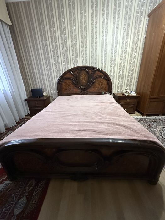 Продам спальный гарнитур