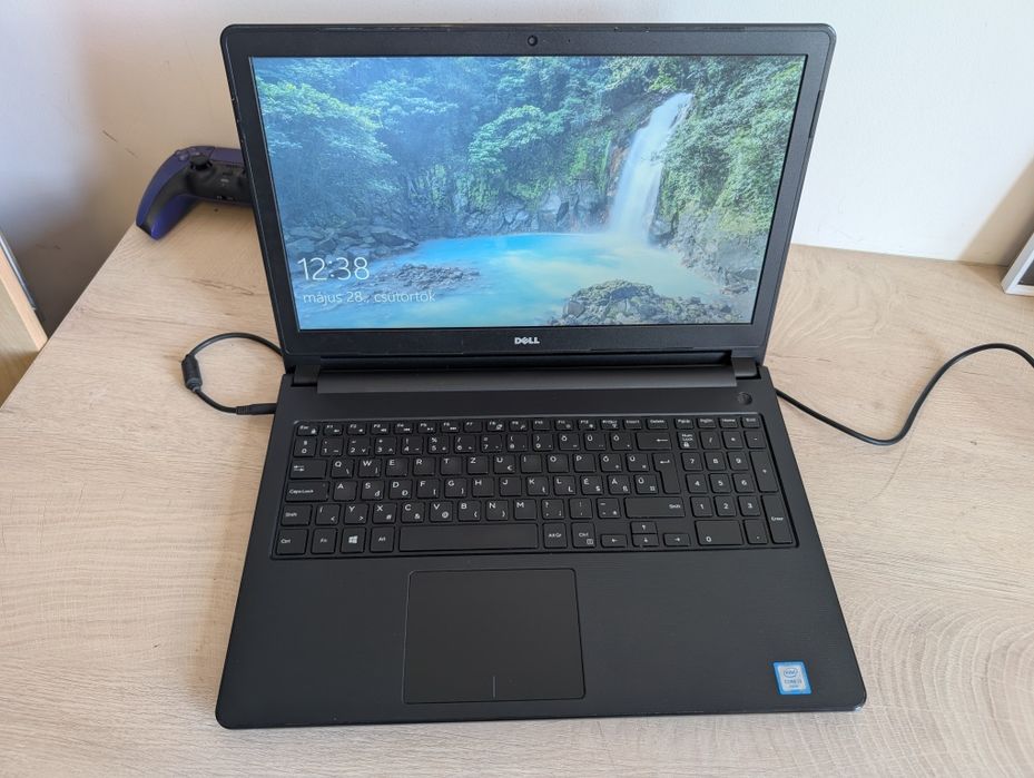 Dell Vostro 15 - i3 6. Gen