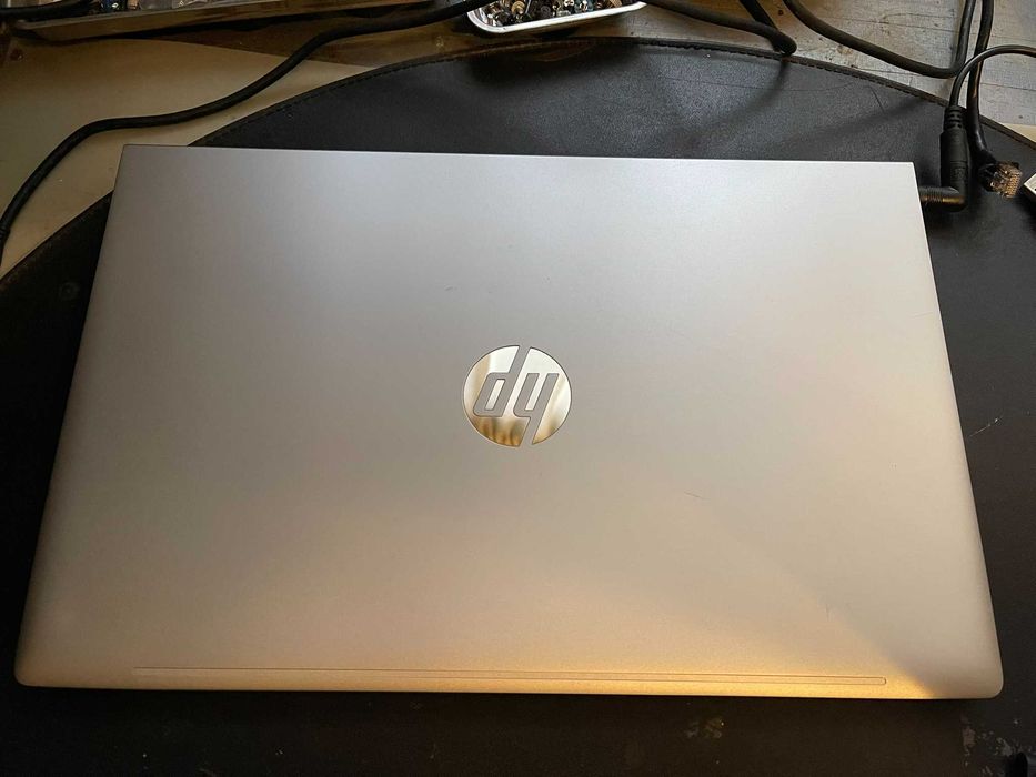 Laptop Office/Light Gaming HP ProBook 450 G8, Intel Core i7-1165G7, 8GB RAM, SSD 256GB, Windows 11 Pro, Docking station CADOU!