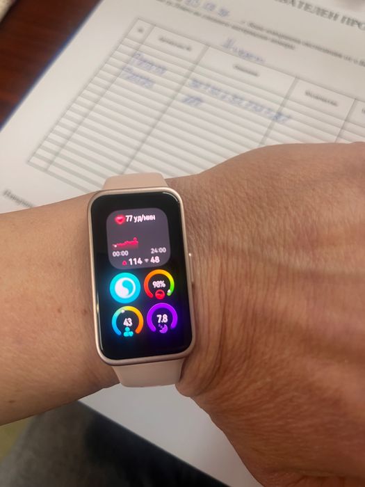 Смарт гривна Huawei Band 10