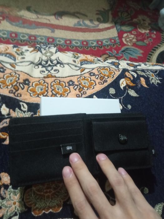 Продам портмоне/картхолдер стусси