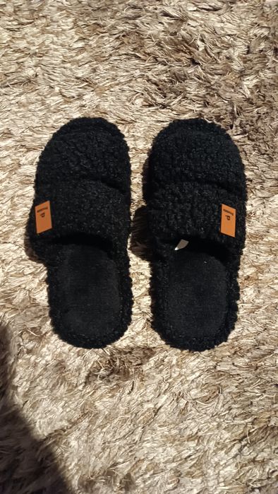 Дамски плюшени отворени пантофи