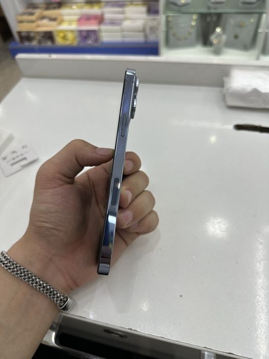 IPhone 13 pro max qiz bola ishlatgan