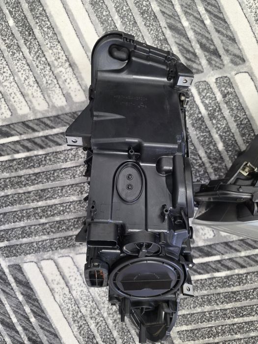 Faruri BMW f10 in stare impecabilă