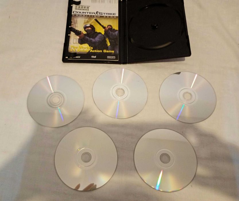 Lot Jocuri PC Retro Valve  - Counter-Strike Condition Zero, Half-Life 1 & 2 , Total Recon