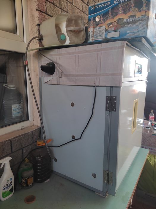 Продам инкубатор на 528 куриных яиц