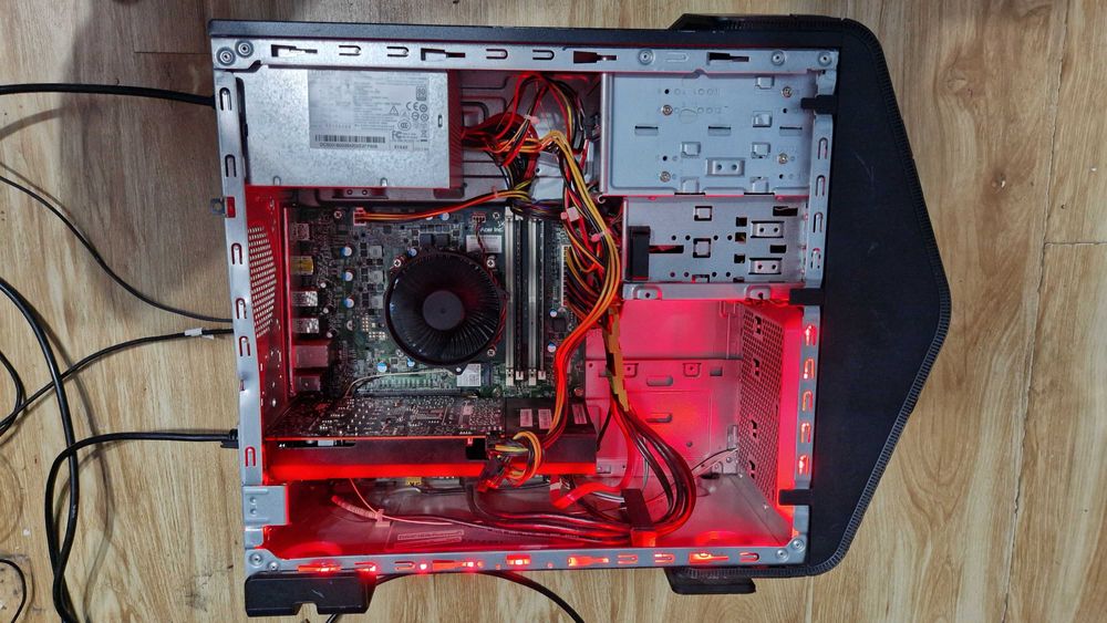 PC Gaming Predator i5/16GB DDR4/SSD+HDD/GTX 1060/WiFi/W11 la 1300lei