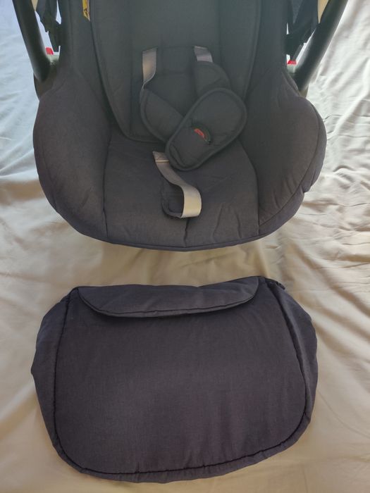Бебешко кошче за кола.