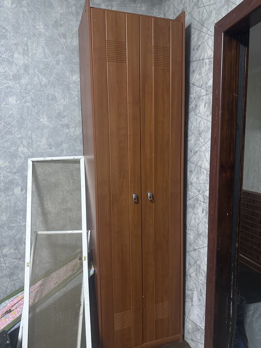 Распашной шкаф, вместительный