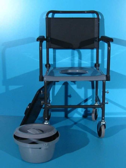 Scaun cu WC (toaleta) Invacare - fara suporti picioare