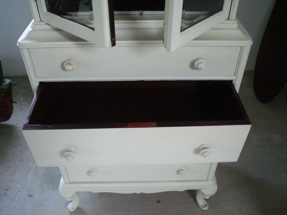 Vand mobila veche dormitor lemn masiv deosebita