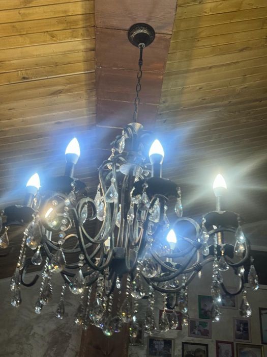 Продам хрустальную люстру